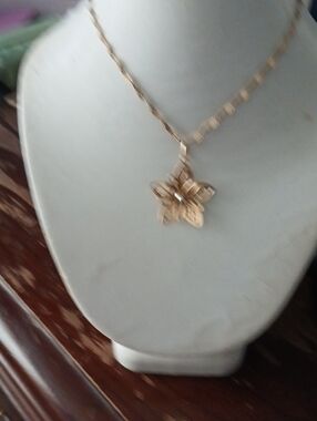 14k Gold Floral Pendant Necklace for Women